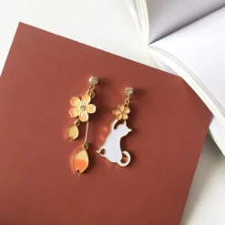 Kawaii Therapy Earrings<Kawaii Sakura Petal Cat Earrings – Limited Edition